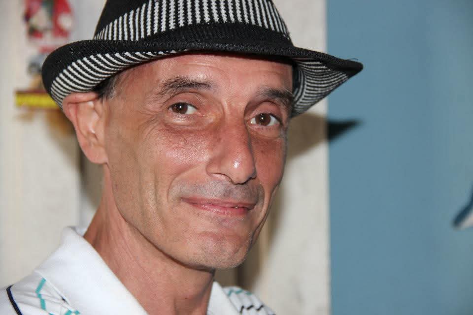 Entrevista | Ser poeta no Brasil é ser um exilado, com Douglas Zunino